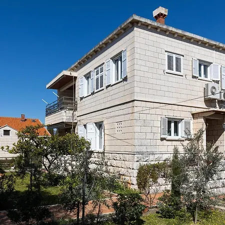 Apartman Falkoni *